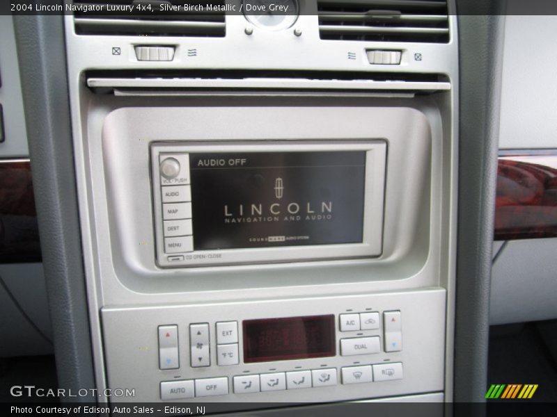 Silver Birch Metallic / Dove Grey 2004 Lincoln Navigator Luxury 4x4