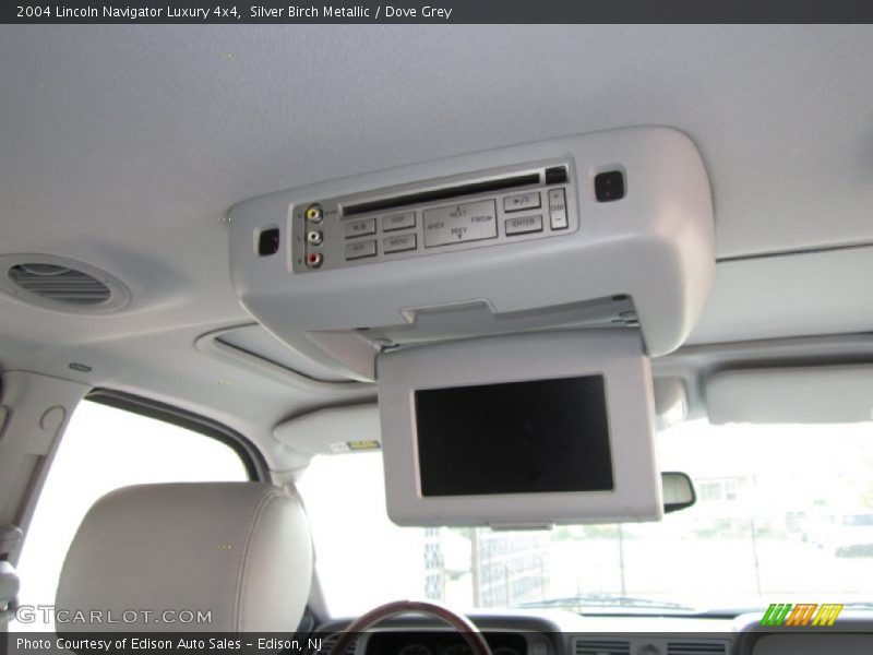 Silver Birch Metallic / Dove Grey 2004 Lincoln Navigator Luxury 4x4