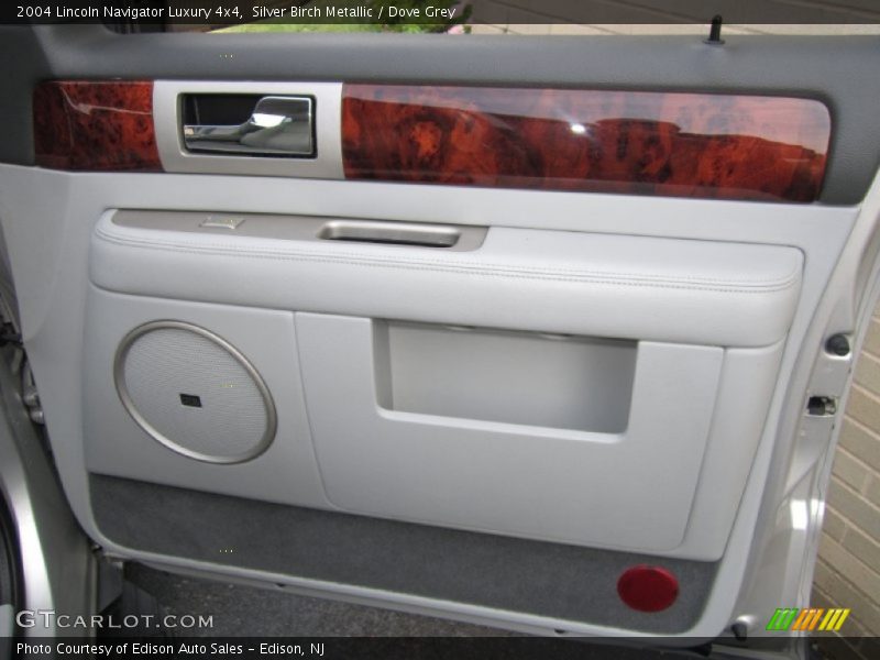 Silver Birch Metallic / Dove Grey 2004 Lincoln Navigator Luxury 4x4