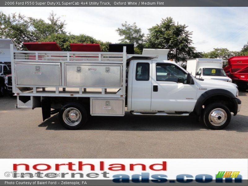Oxford White / Medium Flint 2006 Ford F550 Super Duty XL SuperCab 4x4 Utility Truck