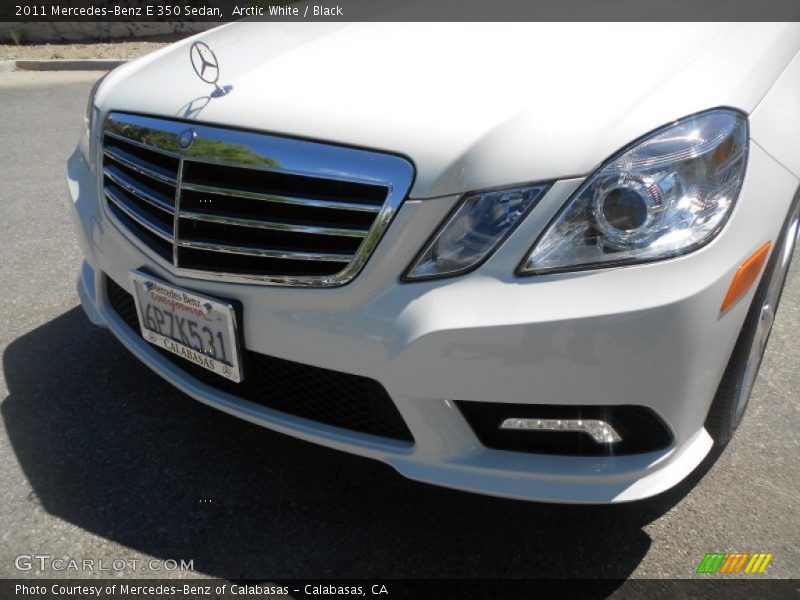 Arctic White / Black 2011 Mercedes-Benz E 350 Sedan