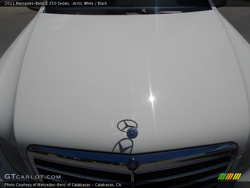 Arctic White / Black 2011 Mercedes-Benz E 350 Sedan