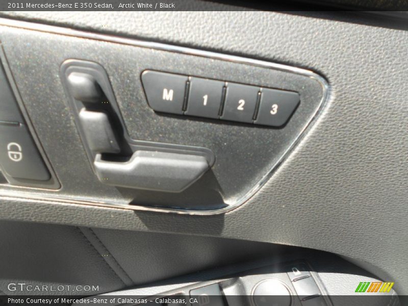 Arctic White / Black 2011 Mercedes-Benz E 350 Sedan