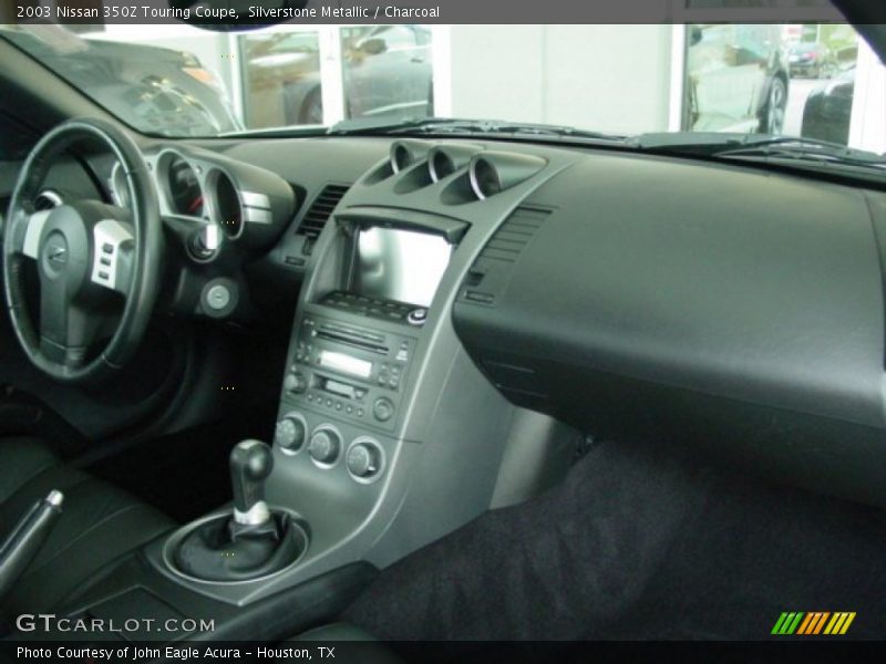 Dashboard of 2003 350Z Touring Coupe