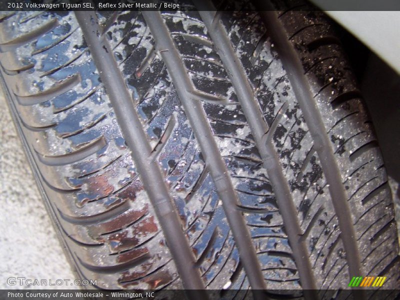 Reflex Silver Metallic / Beige 2012 Volkswagen Tiguan SEL