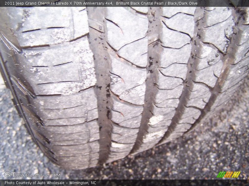 Brilliant Black Crystal Pearl / Black/Dark Olive 2011 Jeep Grand Cherokee Laredo X 70th Anniversary 4x4