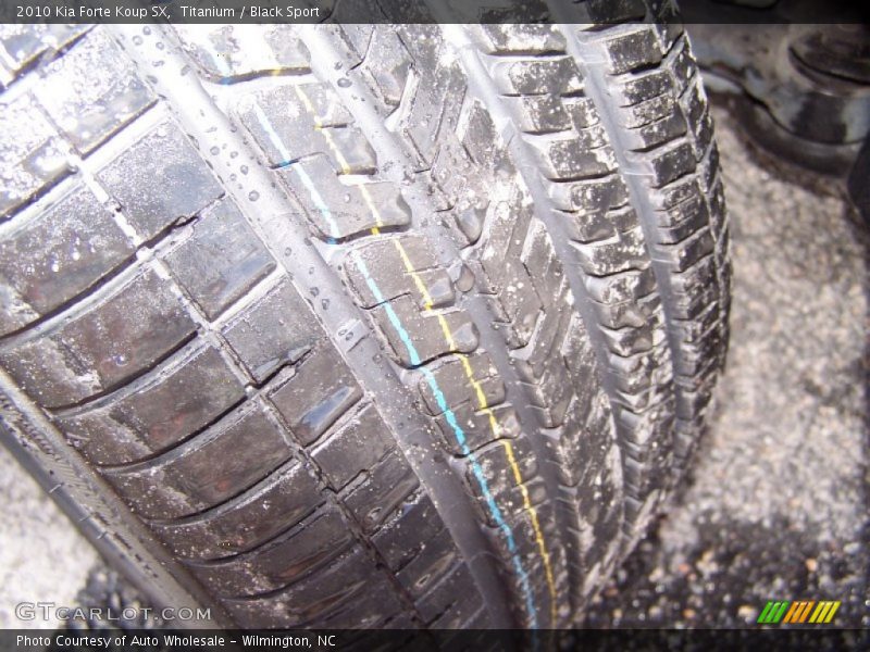 Titanium / Black Sport 2010 Kia Forte Koup SX
