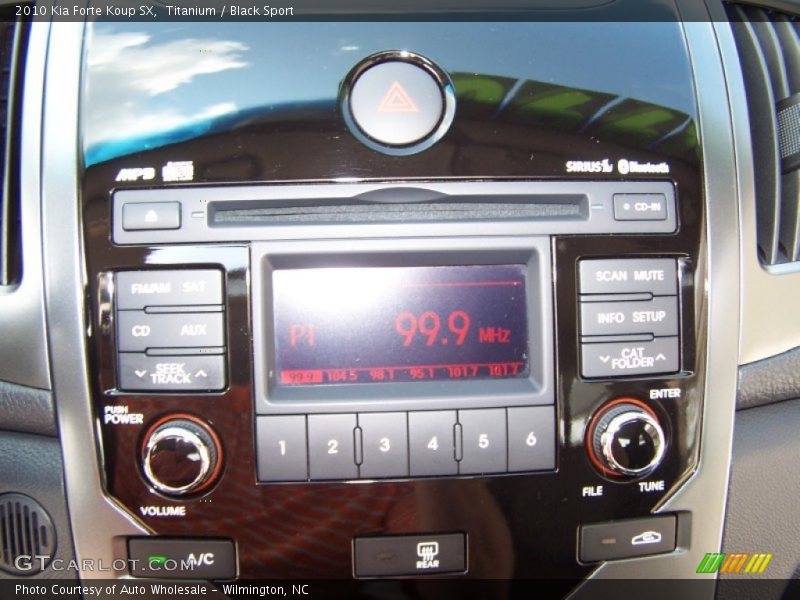 Titanium / Black Sport 2010 Kia Forte Koup SX