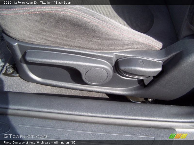 Titanium / Black Sport 2010 Kia Forte Koup SX