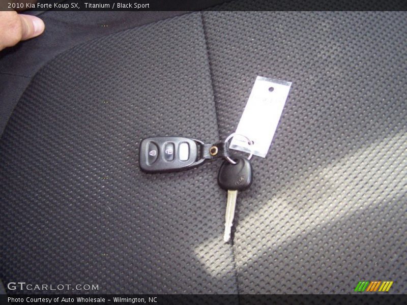 Titanium / Black Sport 2010 Kia Forte Koup SX