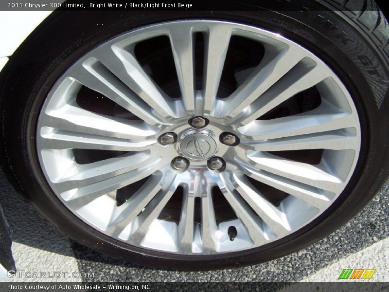 Bright White / Black/Light Frost Beige 2011 Chrysler 300 Limited