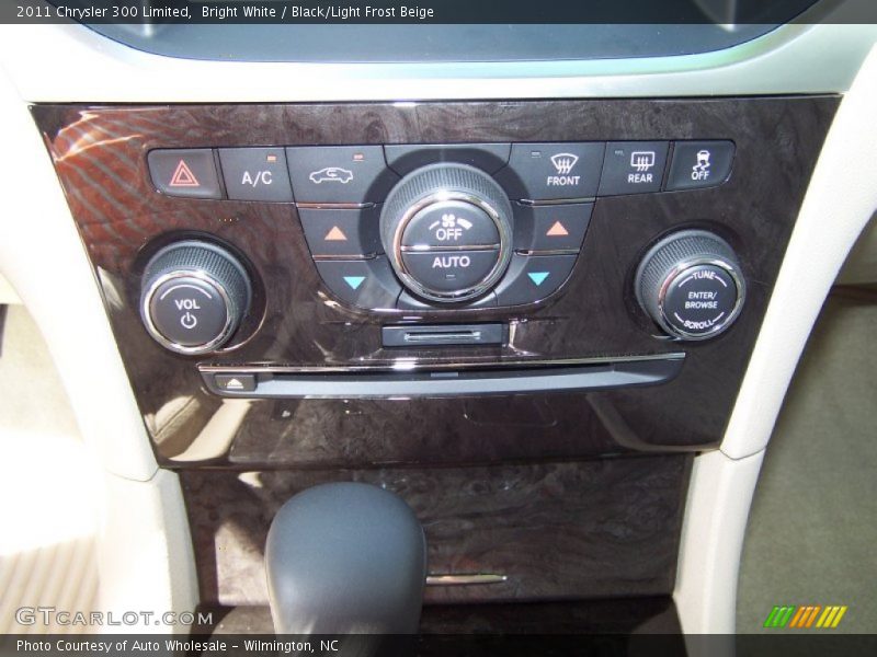 Bright White / Black/Light Frost Beige 2011 Chrysler 300 Limited