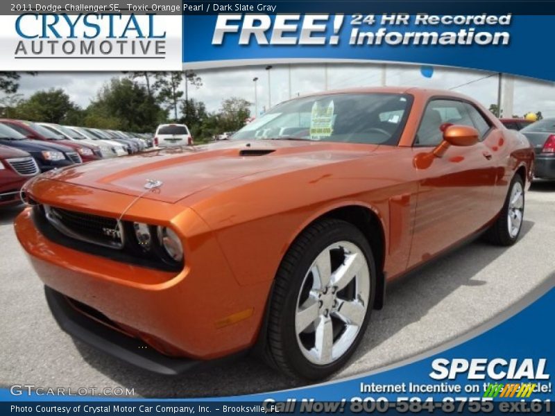 Toxic Orange Pearl / Dark Slate Gray 2011 Dodge Challenger SE