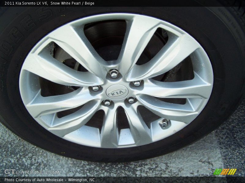 Snow White Pearl / Beige 2011 Kia Sorento LX V6