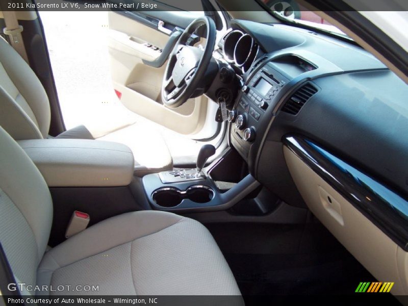 Snow White Pearl / Beige 2011 Kia Sorento LX V6