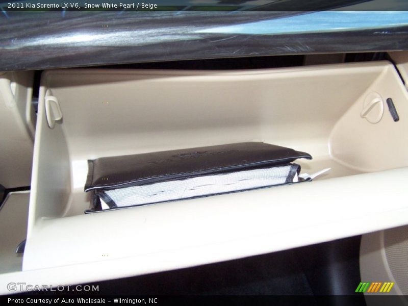 Snow White Pearl / Beige 2011 Kia Sorento LX V6