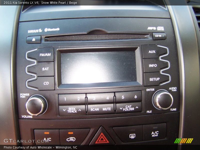 Snow White Pearl / Beige 2011 Kia Sorento LX V6