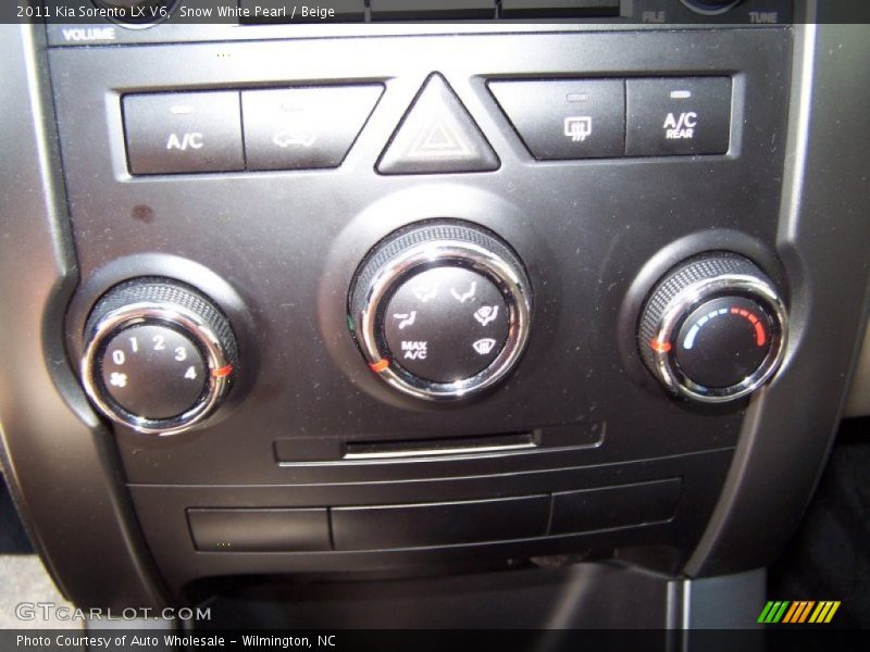 Snow White Pearl / Beige 2011 Kia Sorento LX V6