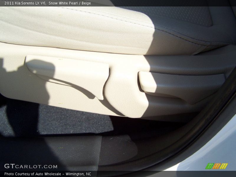 Snow White Pearl / Beige 2011 Kia Sorento LX V6