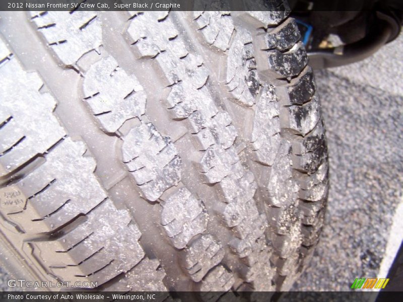Super Black / Graphite 2012 Nissan Frontier SV Crew Cab