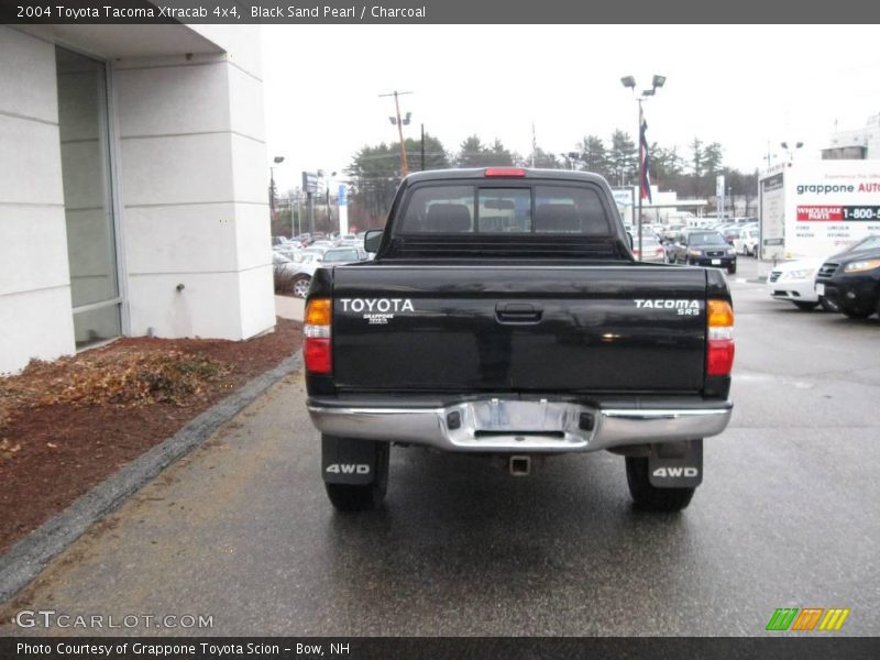 Black Sand Pearl / Charcoal 2004 Toyota Tacoma Xtracab 4x4
