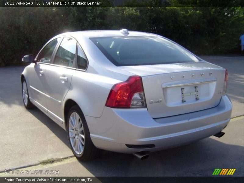 Silver Metallic / Off Black Leather 2011 Volvo S40 T5