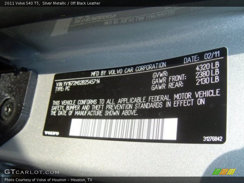 Silver Metallic / Off Black Leather 2011 Volvo S40 T5