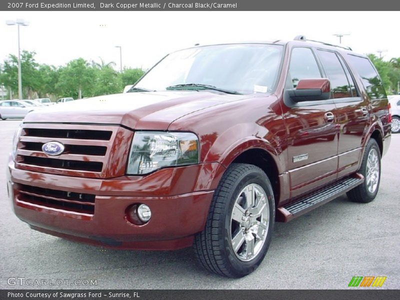 Front 3/4 View of 2007 Expedition Limited