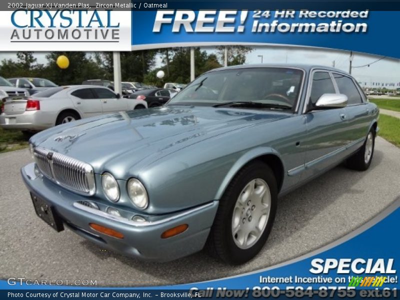 Zircon Metallic / Oatmeal 2002 Jaguar XJ Vanden Plas