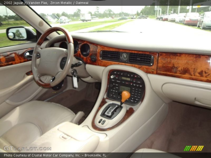  2002 XJ Vanden Plas Oatmeal Interior