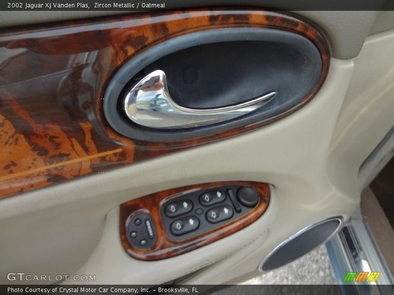 Controls of 2002 XJ Vanden Plas