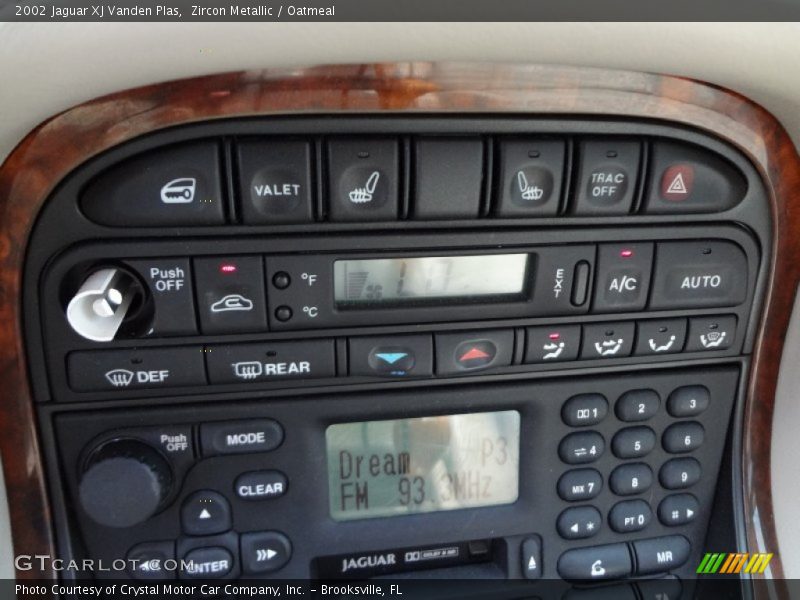 Zircon Metallic / Oatmeal 2002 Jaguar XJ Vanden Plas