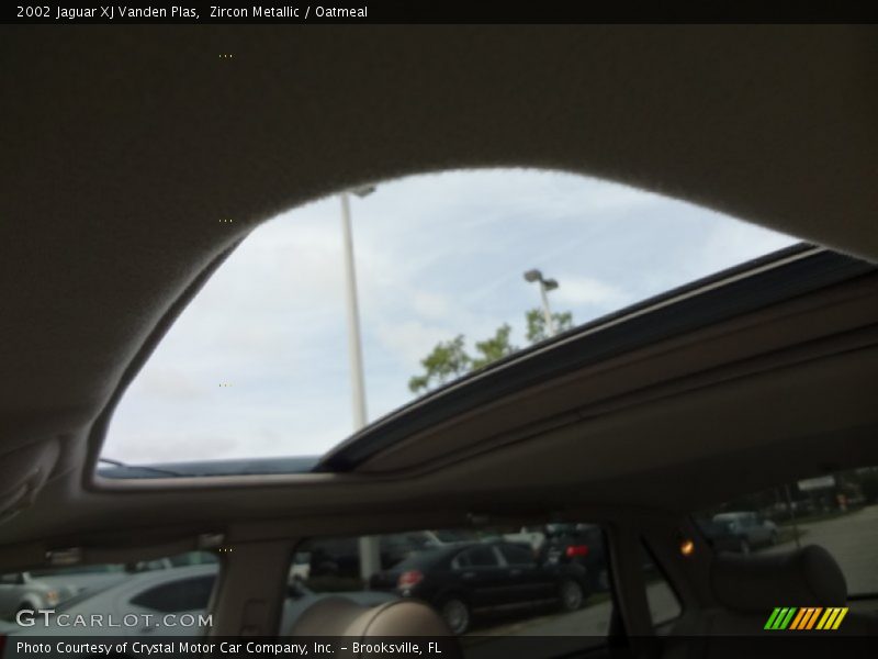 Zircon Metallic / Oatmeal 2002 Jaguar XJ Vanden Plas