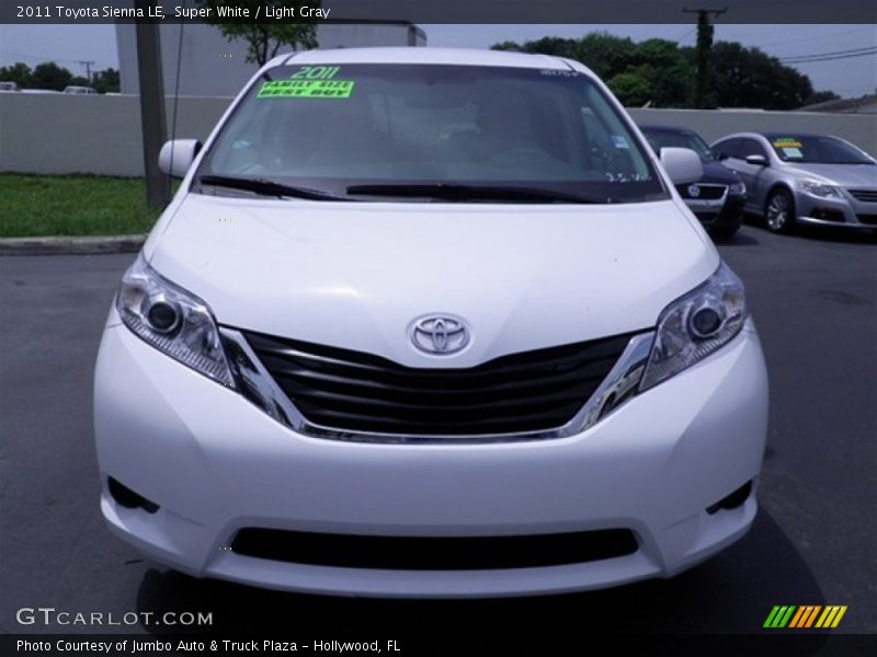 Super White / Light Gray 2011 Toyota Sienna LE