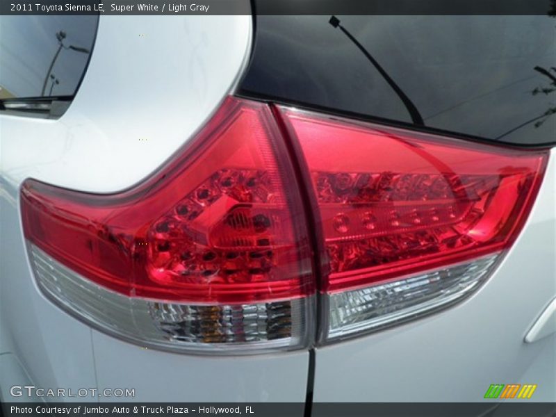 Super White / Light Gray 2011 Toyota Sienna LE