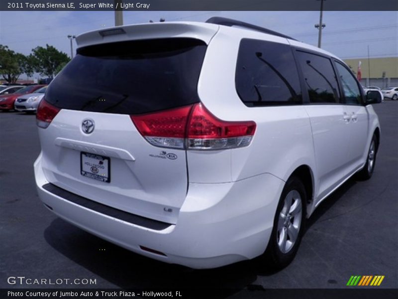 Super White / Light Gray 2011 Toyota Sienna LE