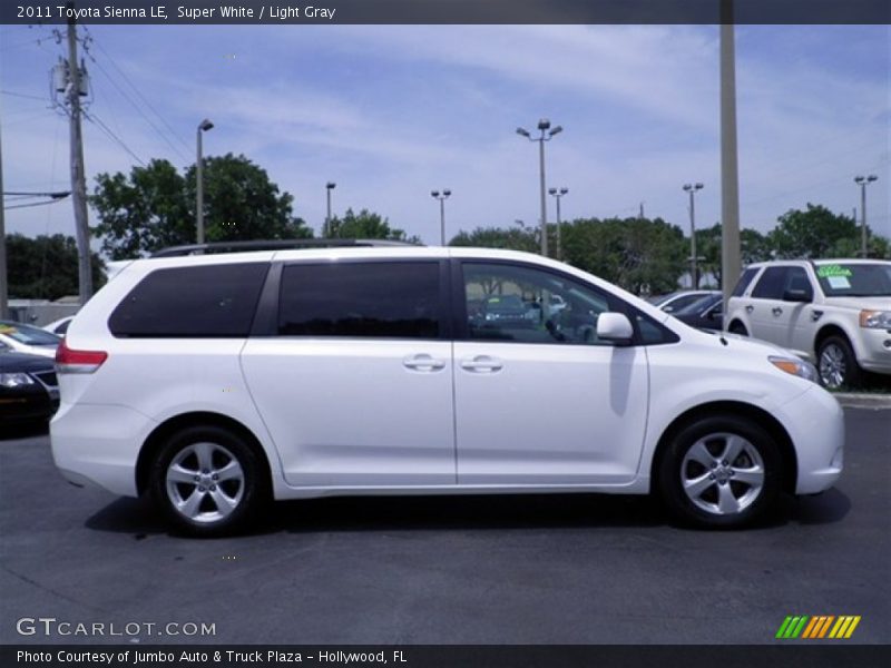 Super White / Light Gray 2011 Toyota Sienna LE