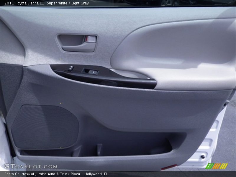 Super White / Light Gray 2011 Toyota Sienna LE