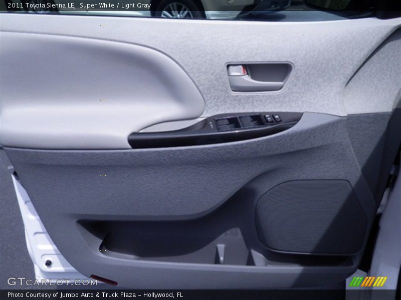 Super White / Light Gray 2011 Toyota Sienna LE
