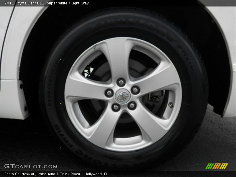 Super White / Light Gray 2011 Toyota Sienna LE