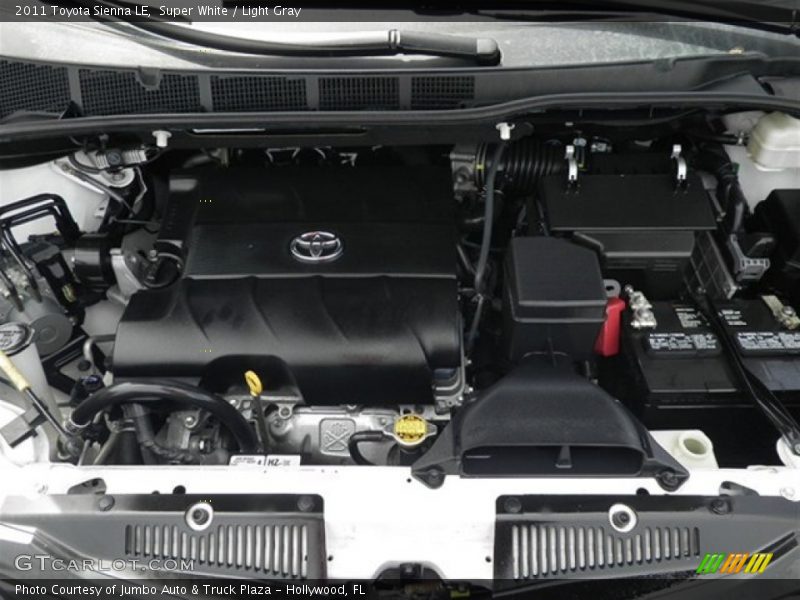 Super White / Light Gray 2011 Toyota Sienna LE
