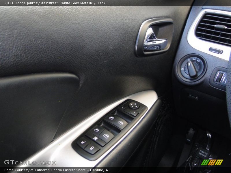 White Gold Metallic / Black 2011 Dodge Journey Mainstreet
