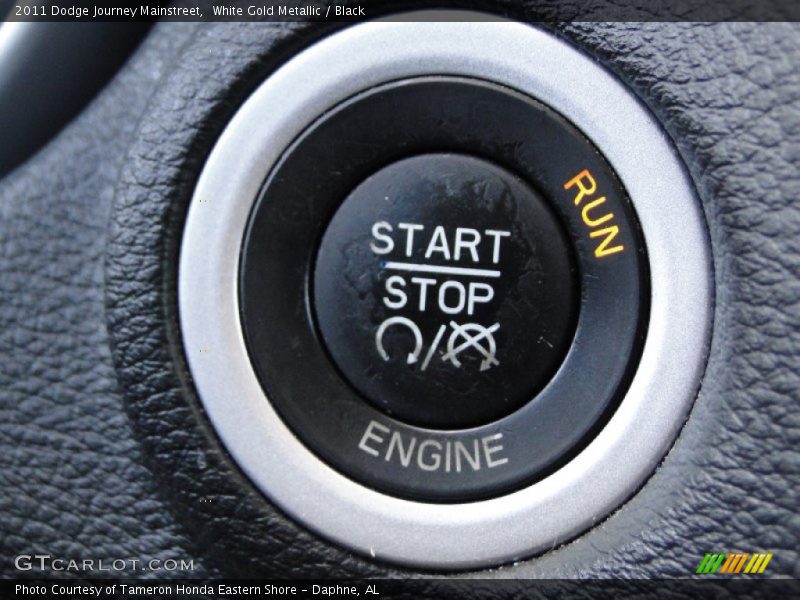 White Gold Metallic / Black 2011 Dodge Journey Mainstreet