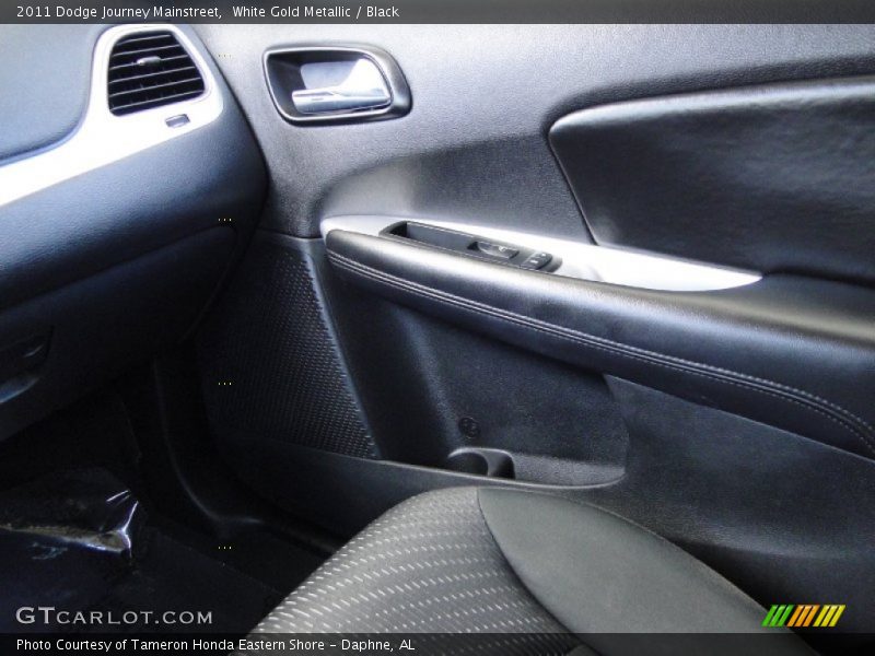 White Gold Metallic / Black 2011 Dodge Journey Mainstreet