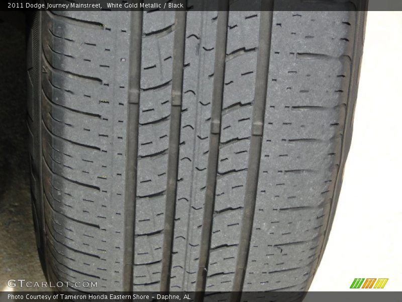 White Gold Metallic / Black 2011 Dodge Journey Mainstreet