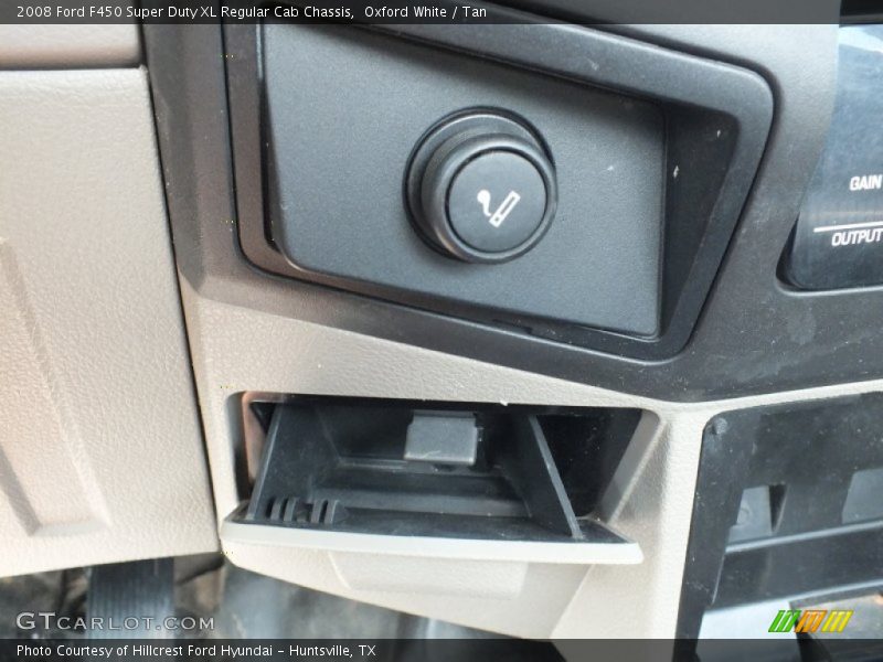 Oxford White / Tan 2008 Ford F450 Super Duty XL Regular Cab Chassis
