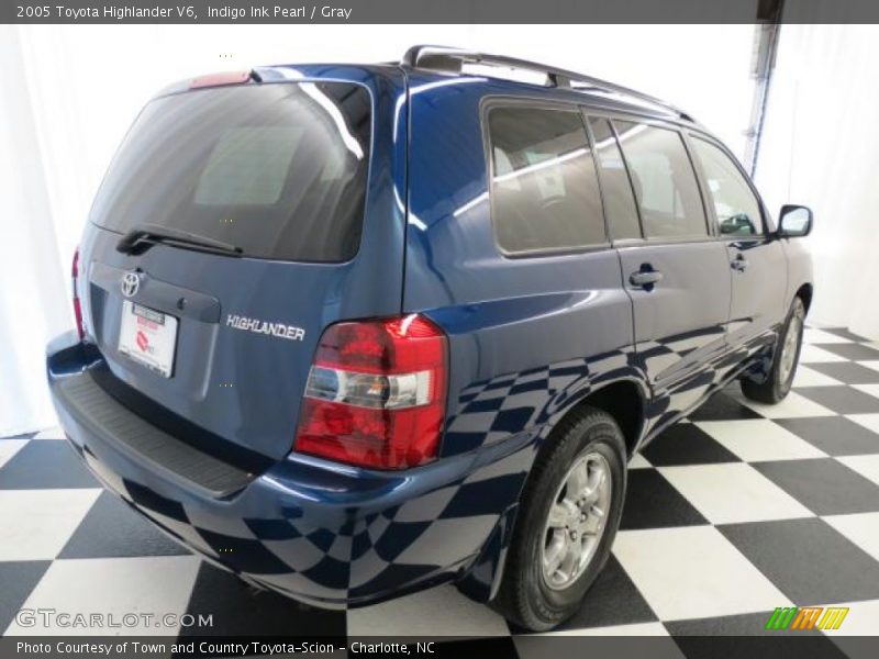 Indigo Ink Pearl / Gray 2005 Toyota Highlander V6