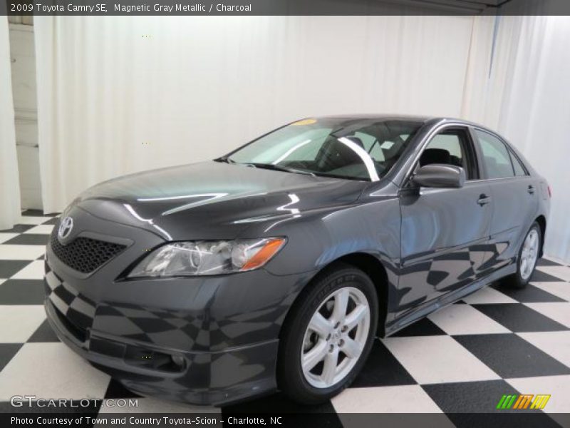 Magnetic Gray Metallic / Charcoal 2009 Toyota Camry SE