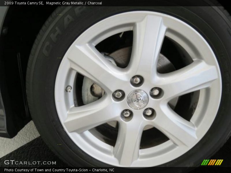 Magnetic Gray Metallic / Charcoal 2009 Toyota Camry SE