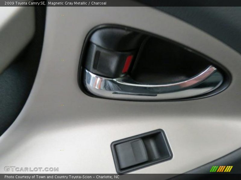 Magnetic Gray Metallic / Charcoal 2009 Toyota Camry SE